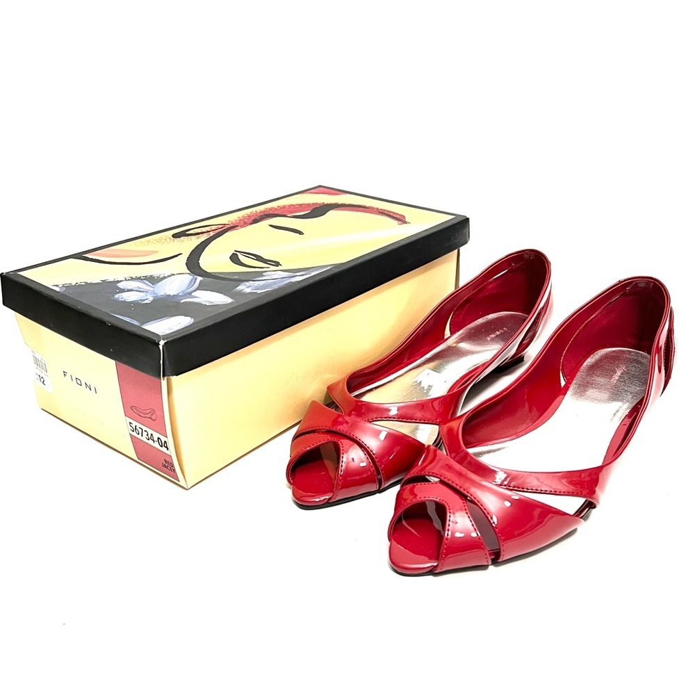 Vintage Y2K deadstock red vegan patent leather open toe kitten heel flats